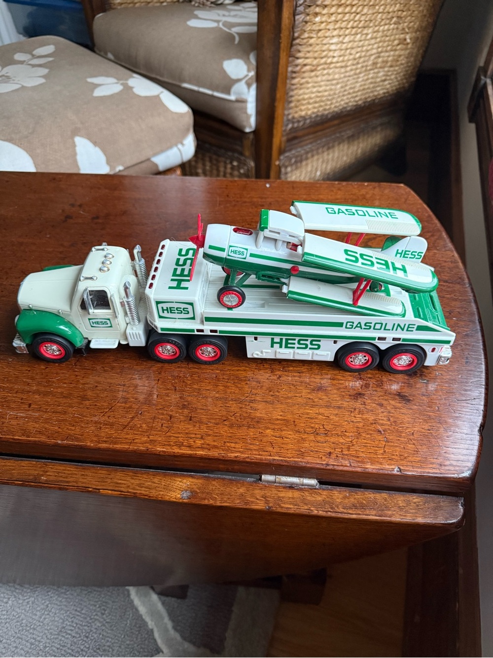 Hess Plane Carrier Truck with airplane